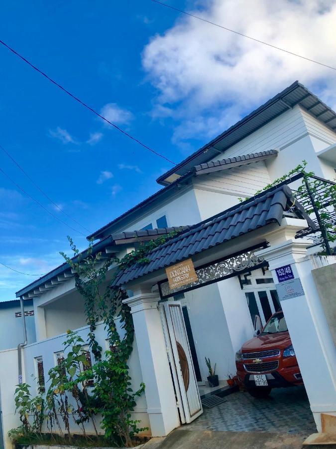 Đòn Gánh Homestay Buôn Ma Thuột Esterno foto